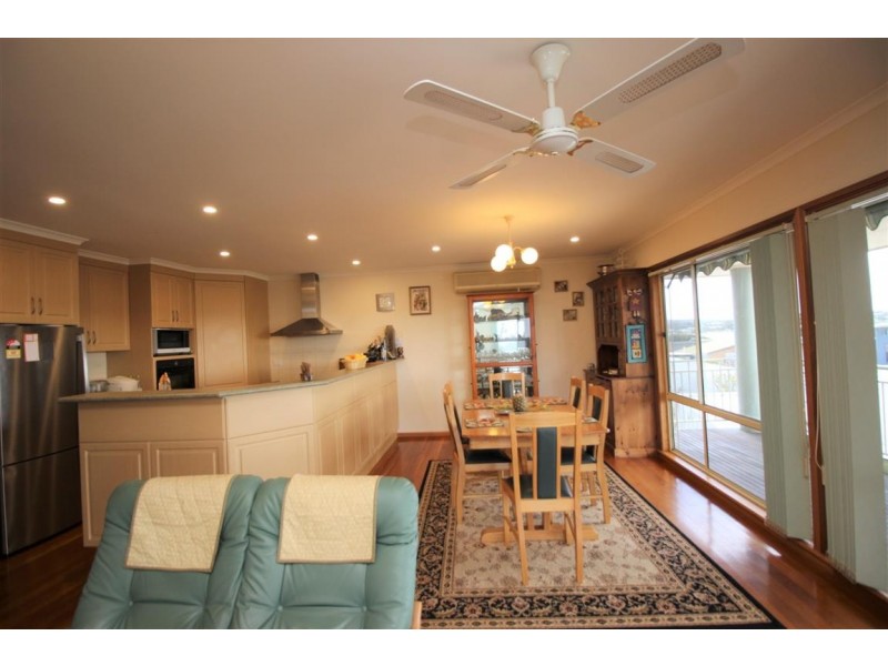14 Pine Crescent, Coffin Bay SA 5607