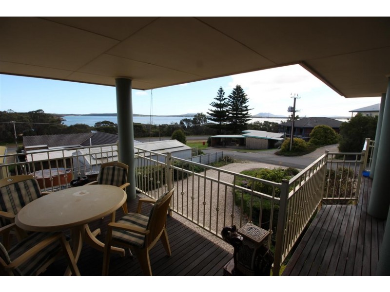 14 Pine Crescent, Coffin Bay SA 5607