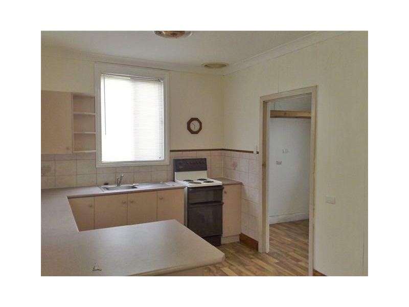 16 Mortlock Street, Cummins SA 5631