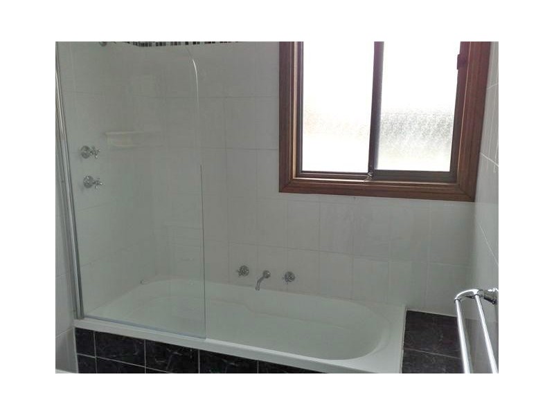 16 Mortlock Street, Cummins SA 5631