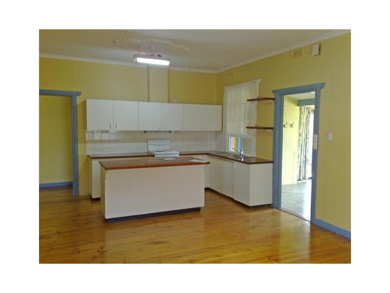 6 McFarlane Street, Cummins SA 5631