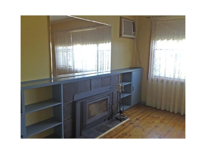 6 McFarlane Street, Cummins SA 5631