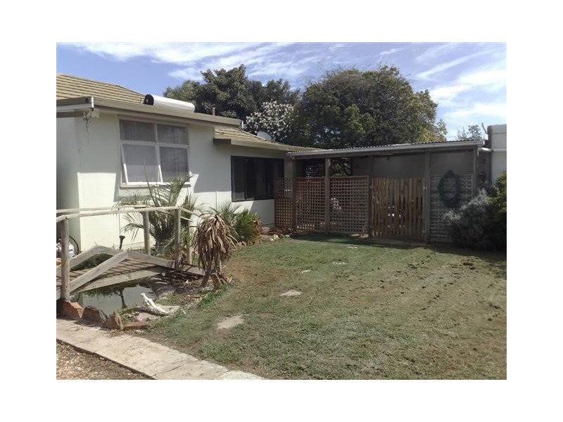 6 McFarlane Street, Cummins SA 5631