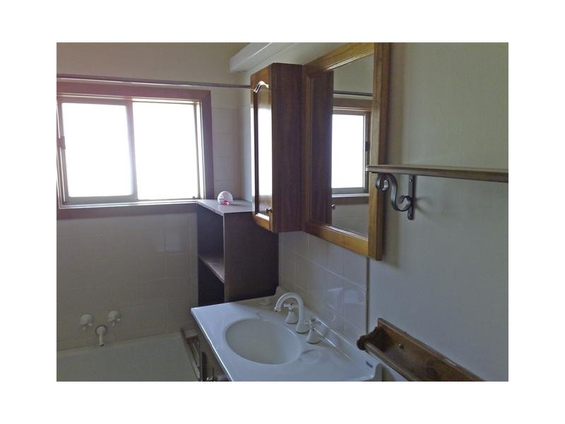 29 Light Road, Cummins SA 5631