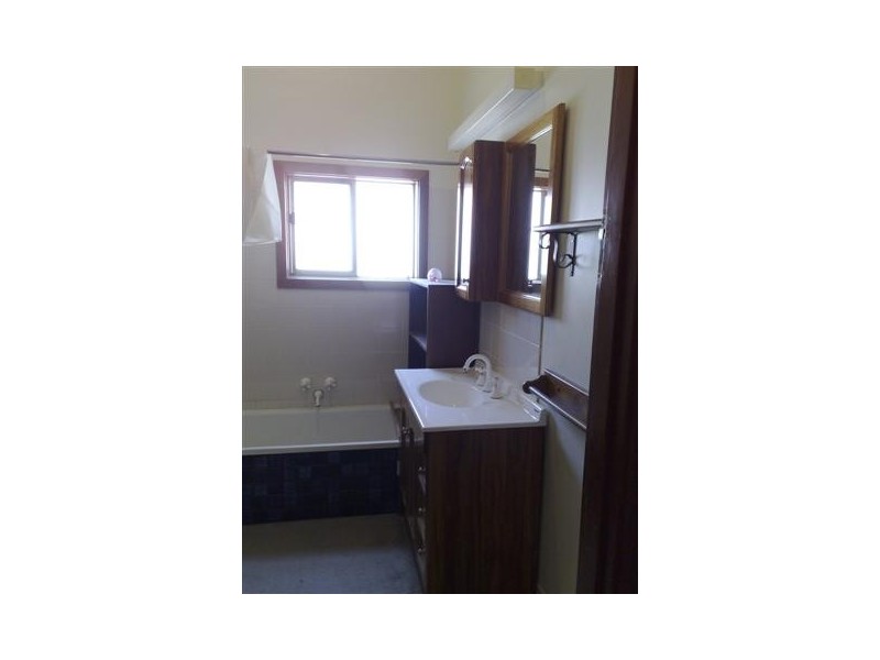29 Light Road, Cummins SA 5631