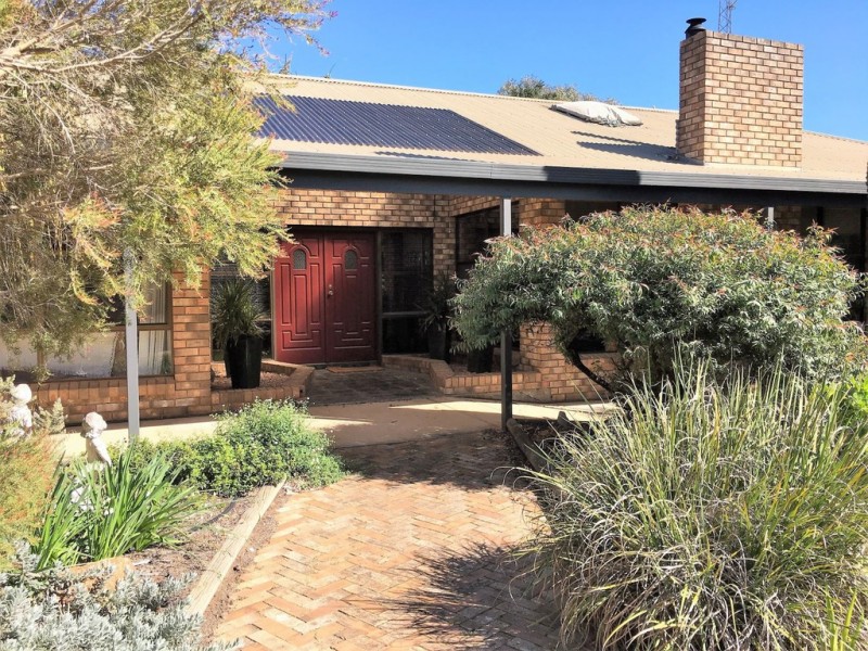 6-8 Cooper Street, Cummins SA 5631