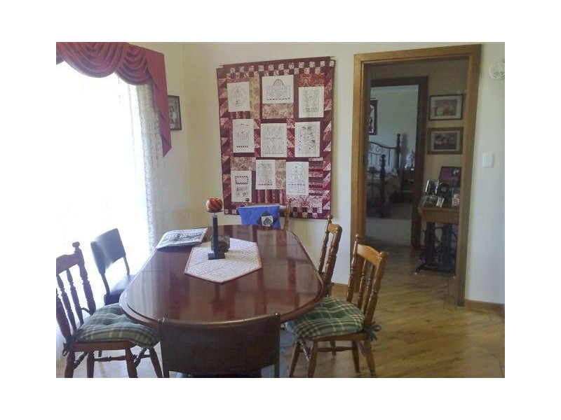 4  Pearson Street, Cummins SA 5631