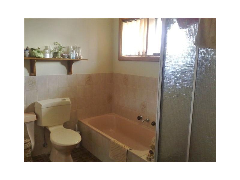 4  Pearson Street, Cummins SA 5631