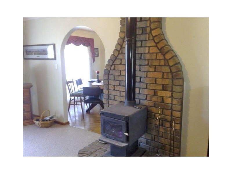 4  Pearson Street, Cummins SA 5631