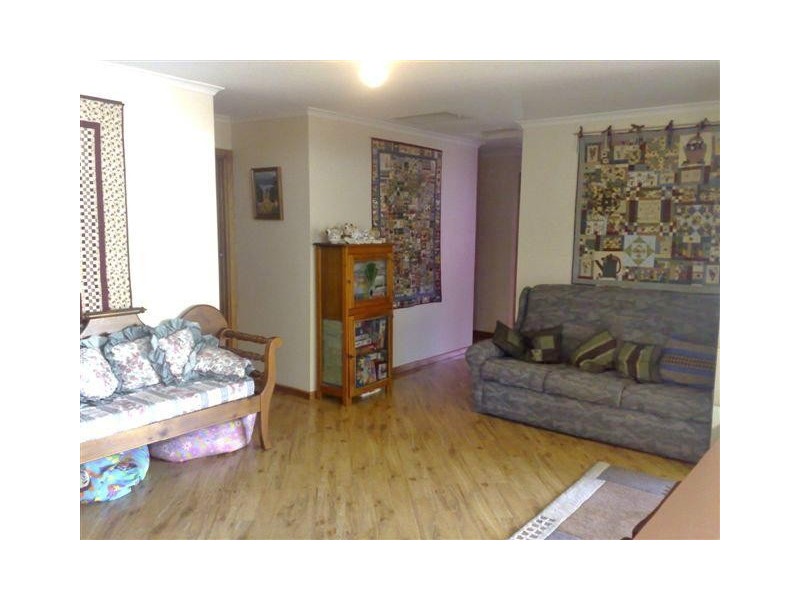 4  Pearson Street, Cummins SA 5631