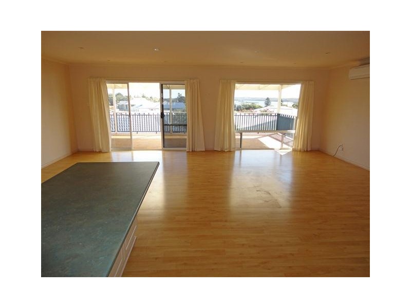 15 Sophie Crescent, Coffin Bay SA 5607