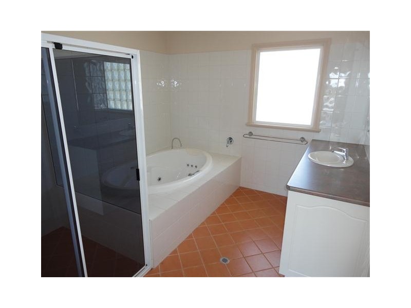 15 Sophie Crescent, Coffin Bay SA 5607