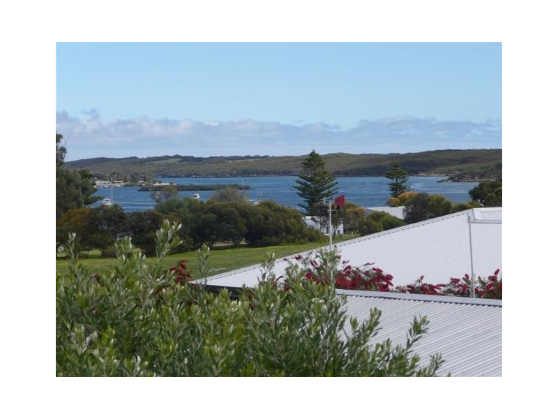 15 Sophie Crescent, Coffin Bay SA 5607