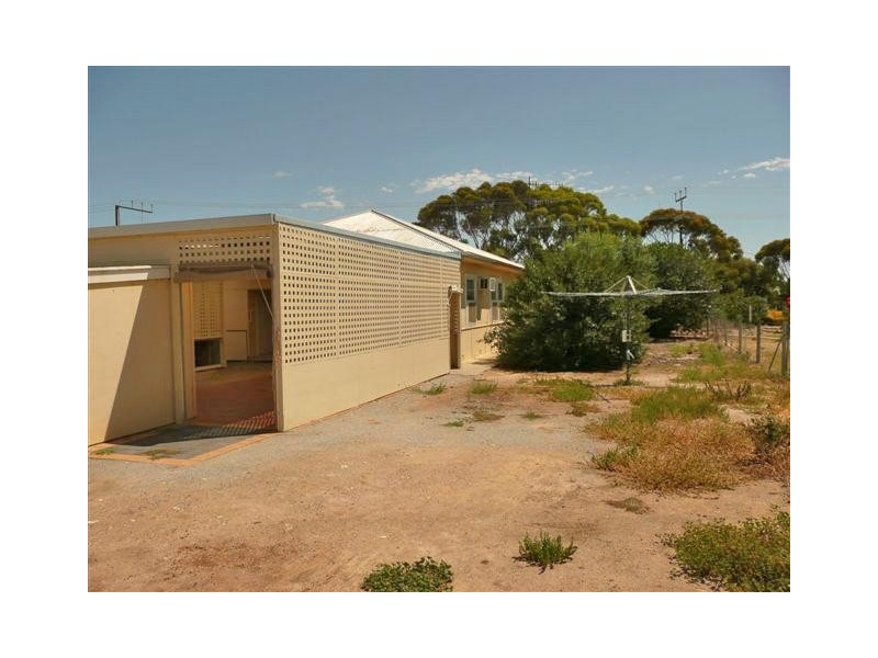 3 Warrow Road, Cummins SA 5631
