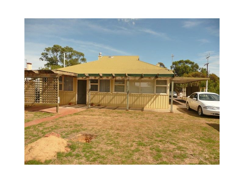 64 Railway Terrace, Cummins SA 5631