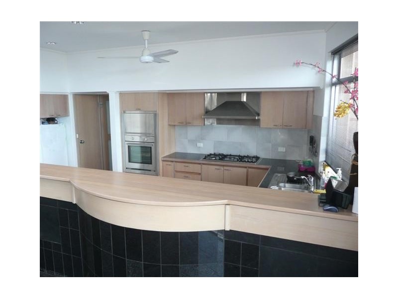 38 Parnkalla Avenue, Port Lincoln SA 5606