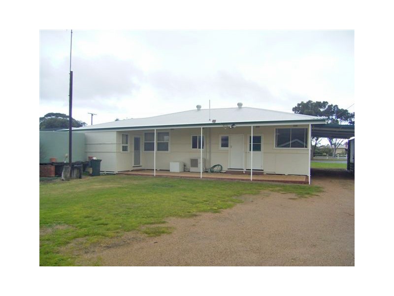 10 Warrow Road, Cummins SA 5631