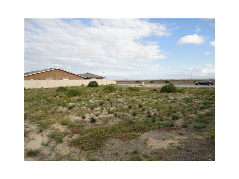 11 Graham Smelt Causeway, Tumby Bay SA 5605