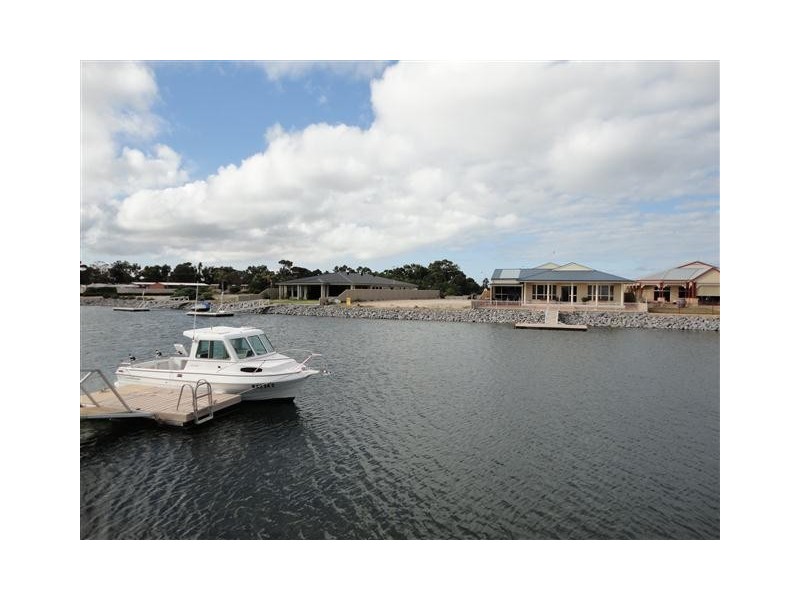 11 Graham Smelt Causeway, Tumby Bay SA 5605