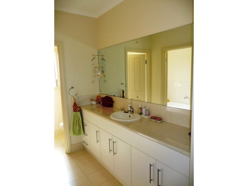 2 Sophie Crescent, Coffin Bay SA 5607