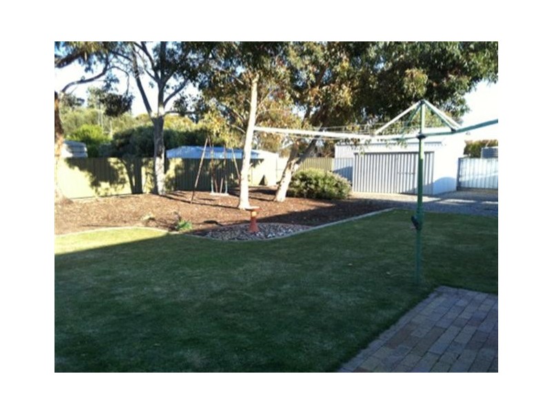 9 Cooper Street, Cummins SA 5631