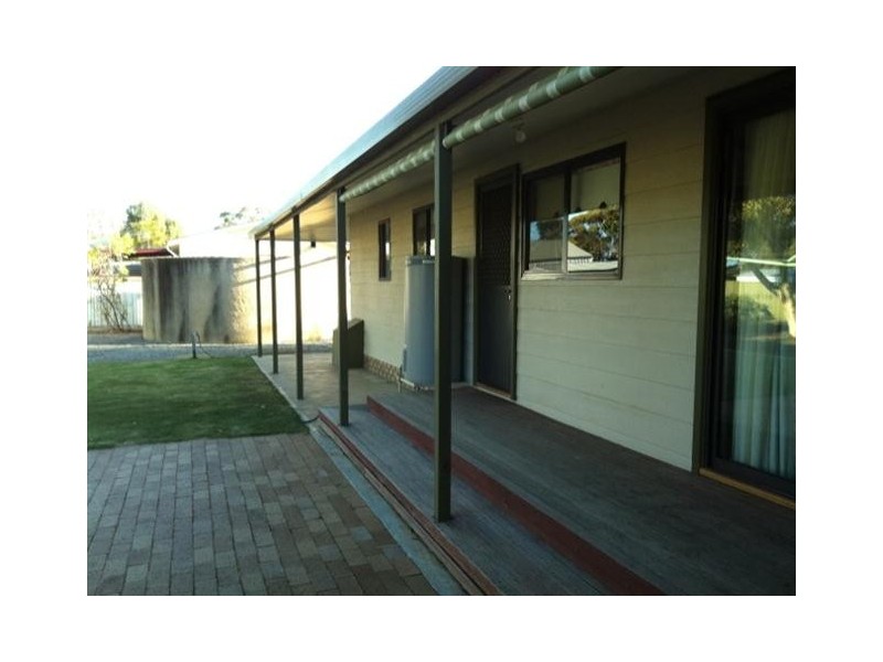 9 Cooper Street, Cummins SA 5631