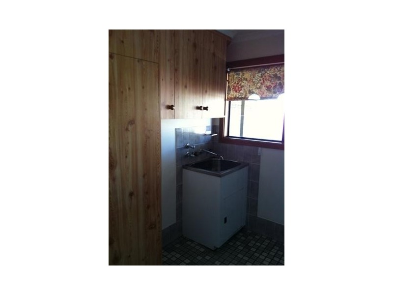 9 Cooper Street, Cummins SA 5631