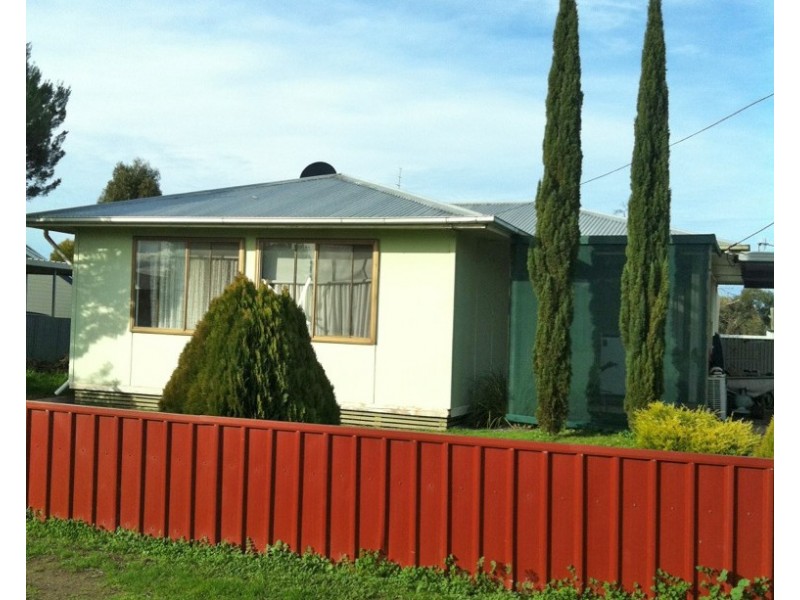 11 Laube Street, Cummins SA 5631