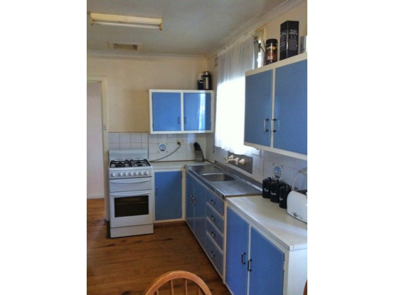 11 Laube Street, Cummins SA 5631