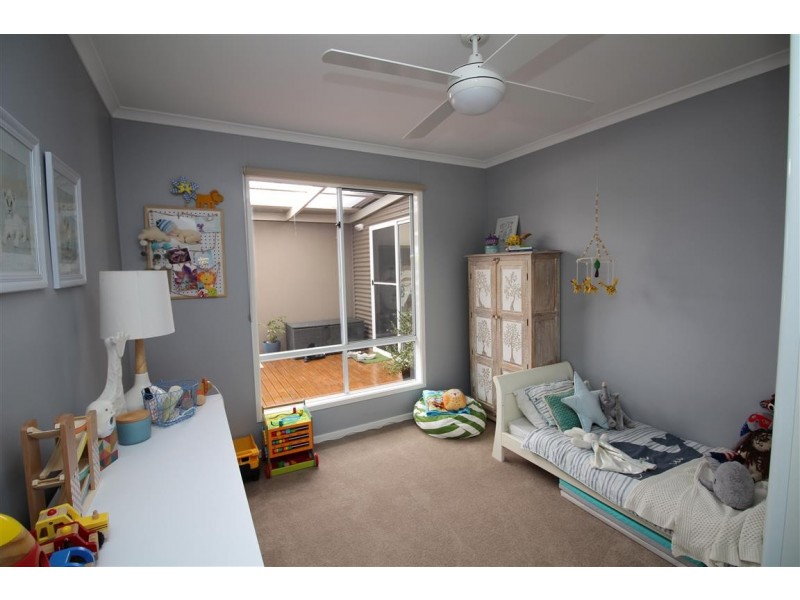 5 Ingrid Close, North Shields SA 5607