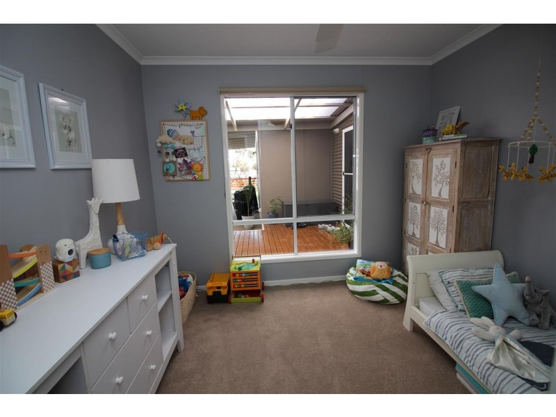 5 Ingrid Close, North Shields SA 5607