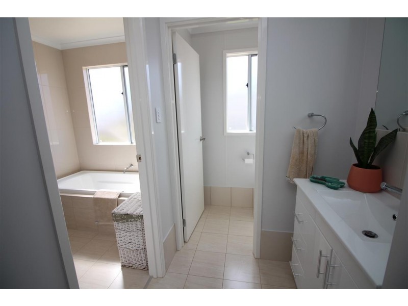 5 Ingrid Close, North Shields SA 5607