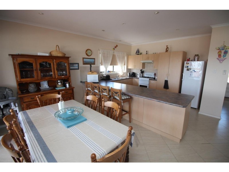 13 Sophie Crescent, Coffin Bay SA 5607