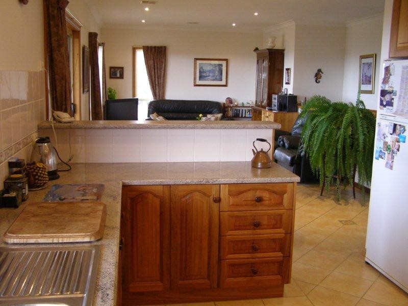 11 Pine Crescent, Coffin Bay SA 5607