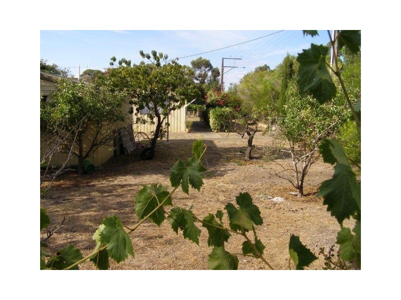 1 Flinders Avenue, Coffin Bay SA 5607