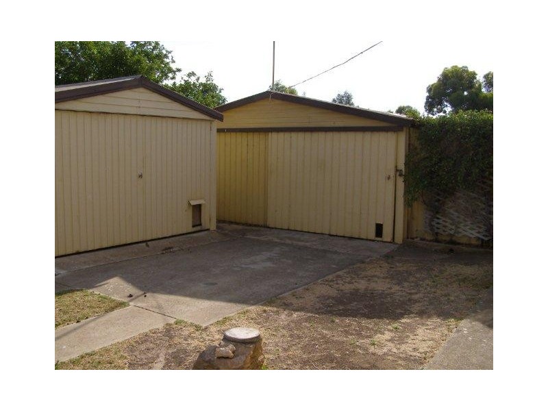 1 Flinders Avenue, Coffin Bay SA 5607