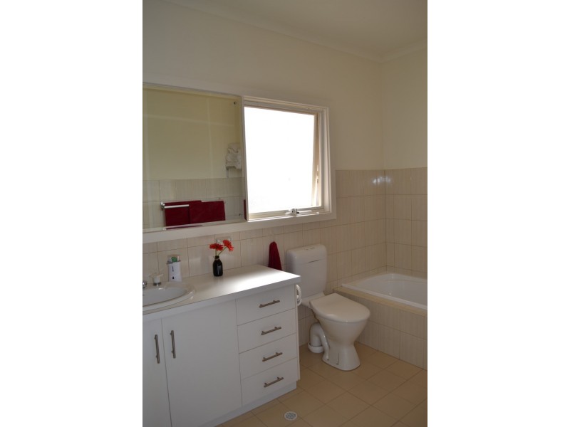 28 Parnkalla Avenue, Port Lincoln SA 5606