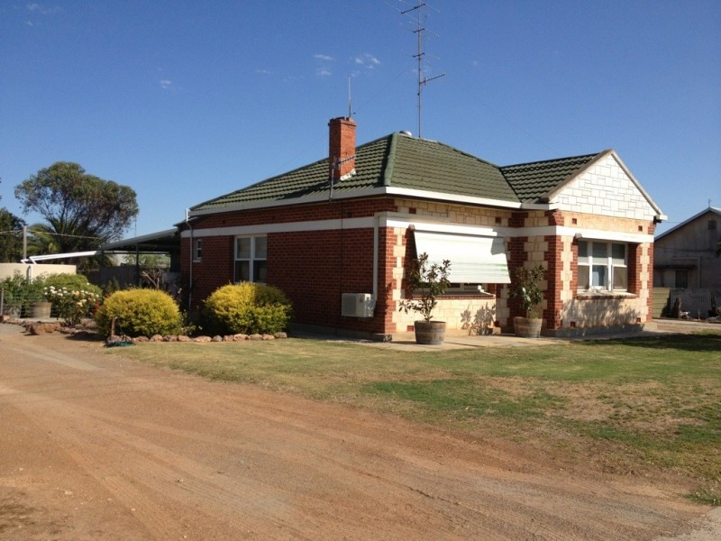 4 Walkom Street, Cummins SA 5631