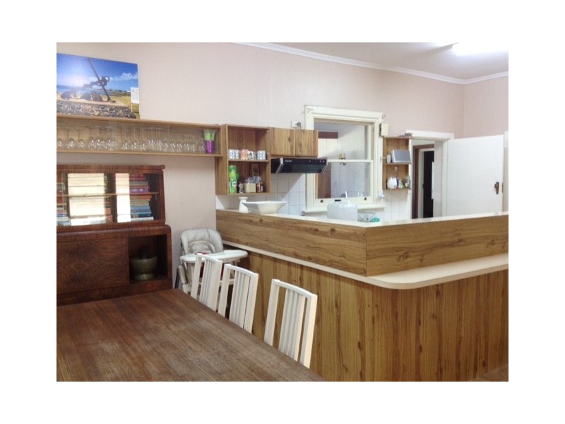 4 Walkom Street, Cummins SA 5631