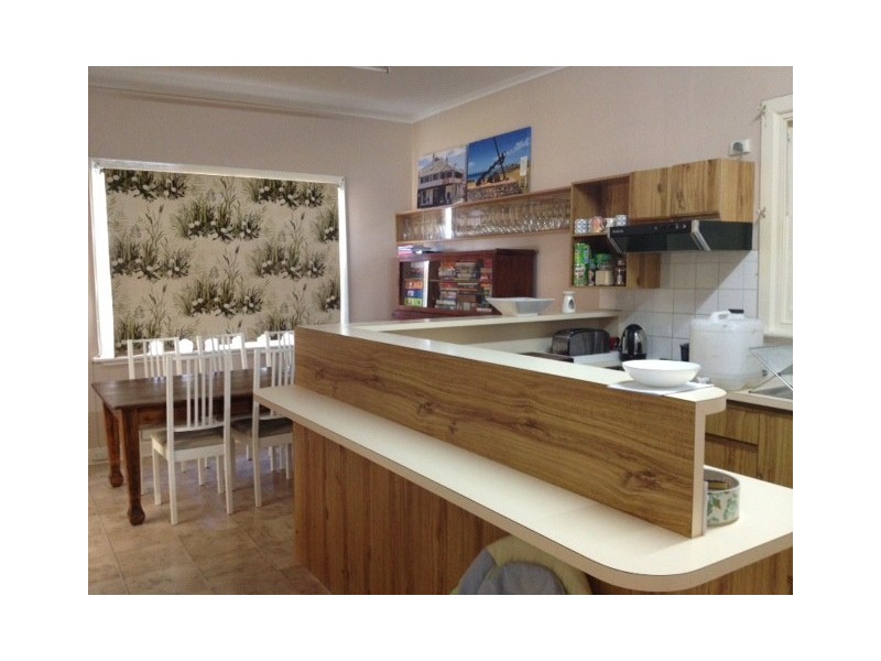 4 Walkom Street, Cummins SA 5631