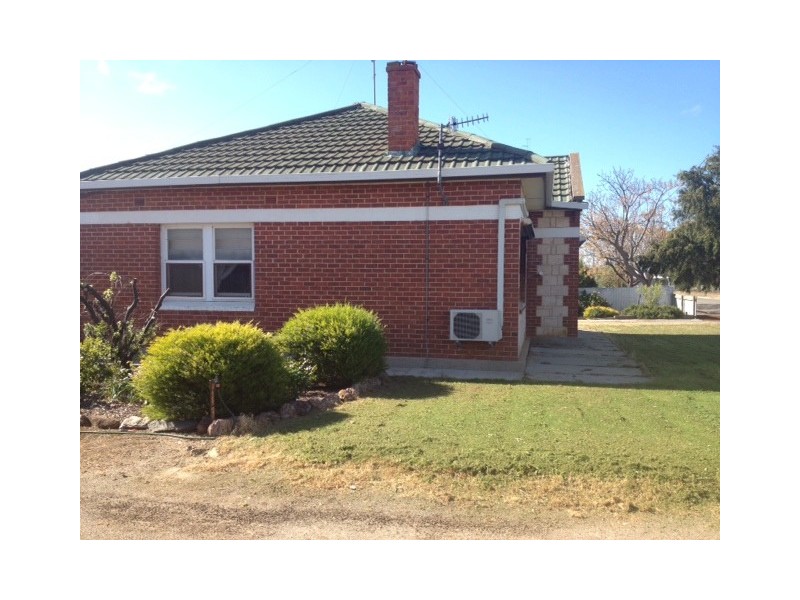 4 Walkom Street, Cummins SA 5631