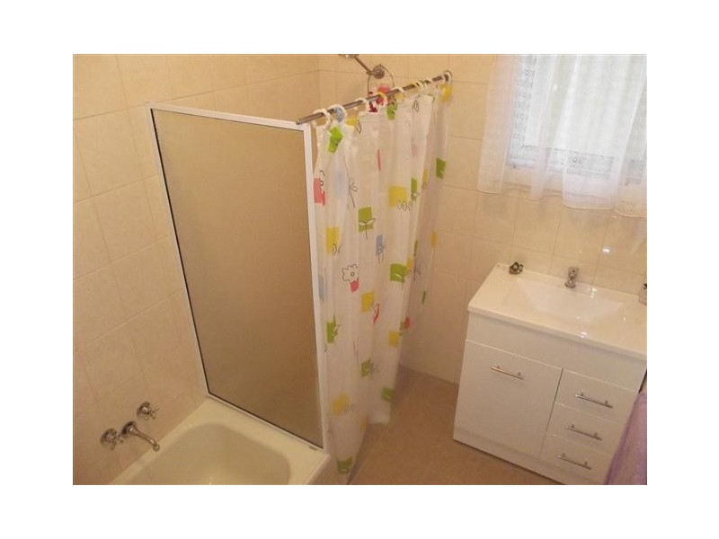 8 Sidney Road, Tumby Bay SA 5605