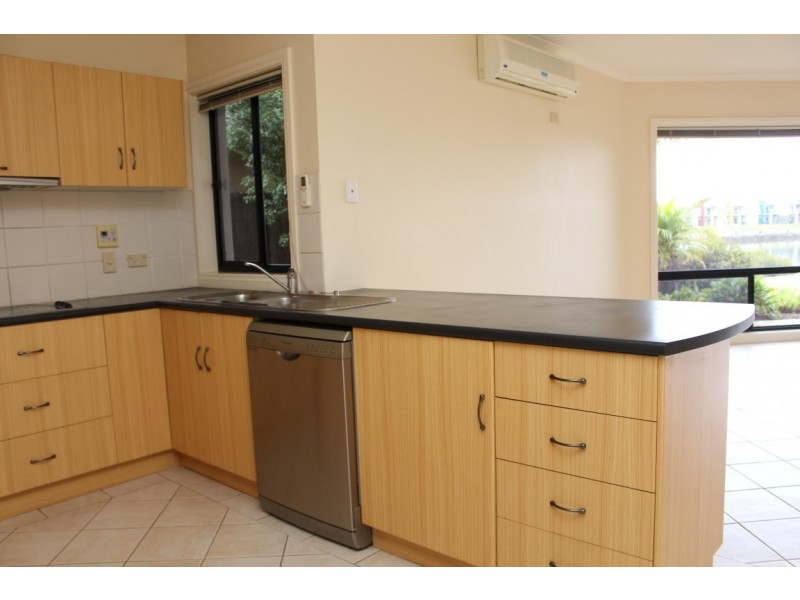 2/1 Sailfish Drive, Port Lincoln SA 5606