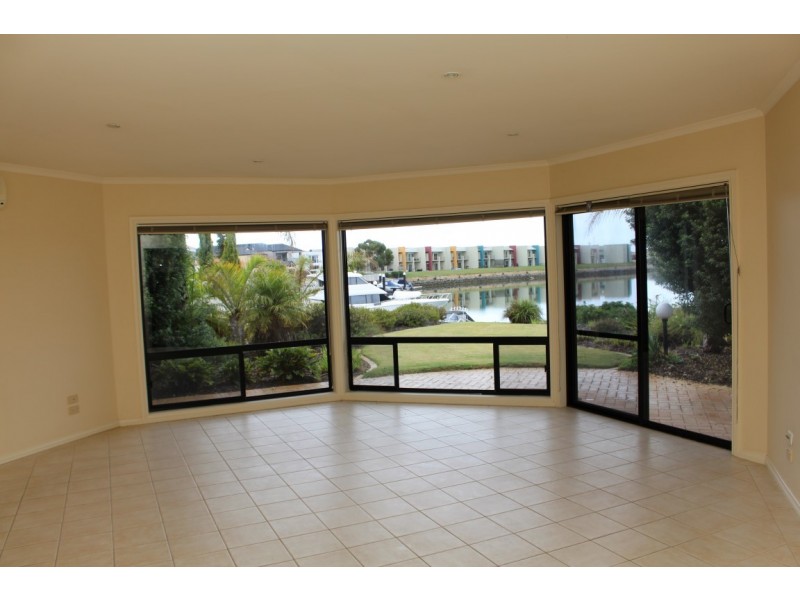 2/1 Sailfish Drive, Port Lincoln SA 5606