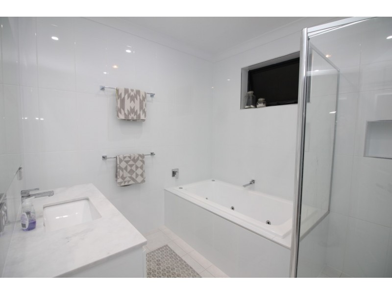 10 Lorraine Avenue, Port Lincoln SA 5606
