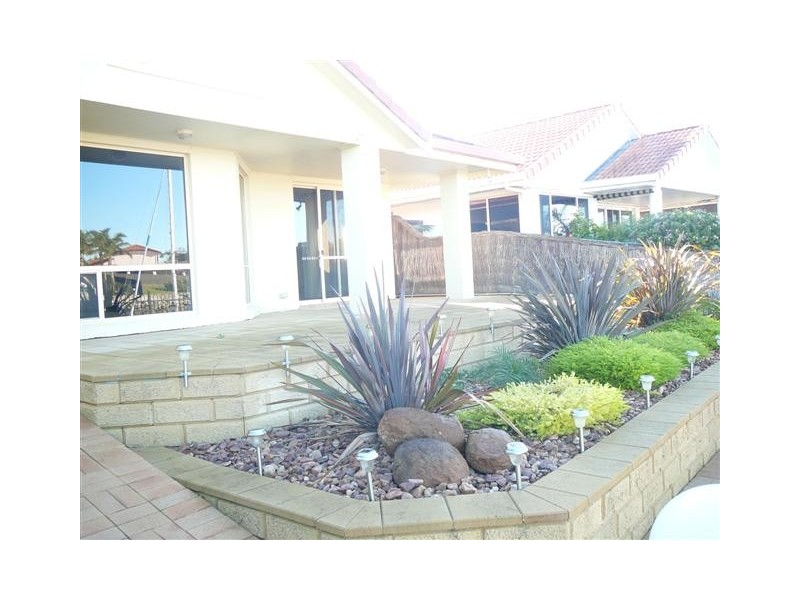 1/4 Parnkalla Avenue, Port Lincoln SA 5606