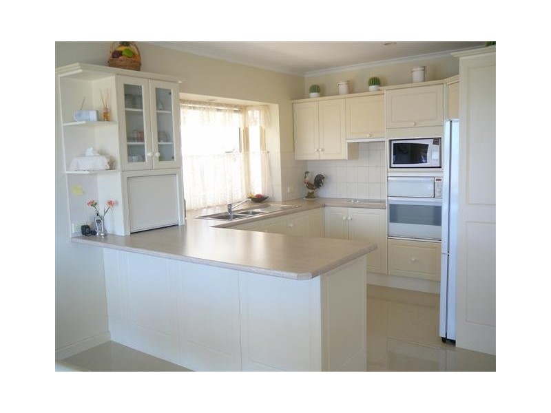 1/4 Parnkalla Avenue, Port Lincoln SA 5606