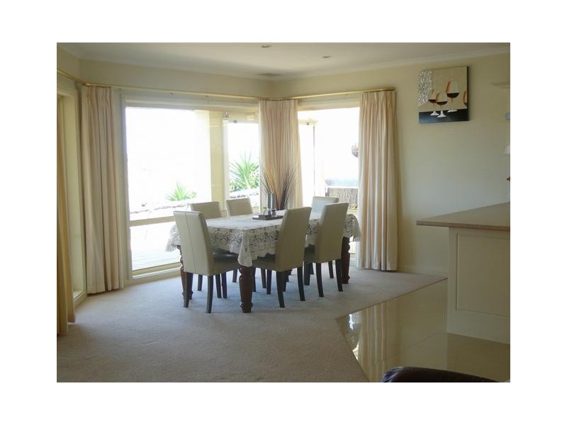 1/4 Parnkalla Avenue, Port Lincoln SA 5606
