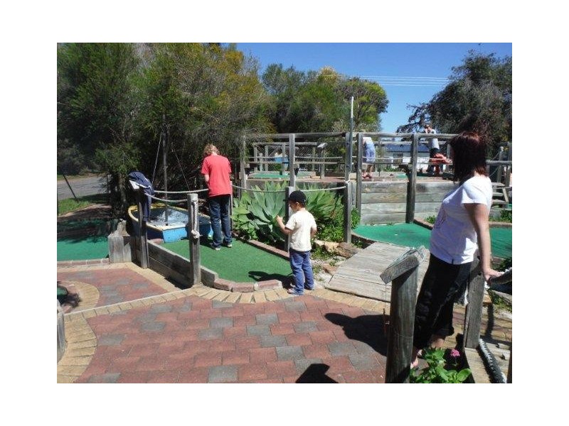Coffin Bay Licensed Post Office and Coff’ n’ Putt Mini Golf, Coffin Bay SA 5607
