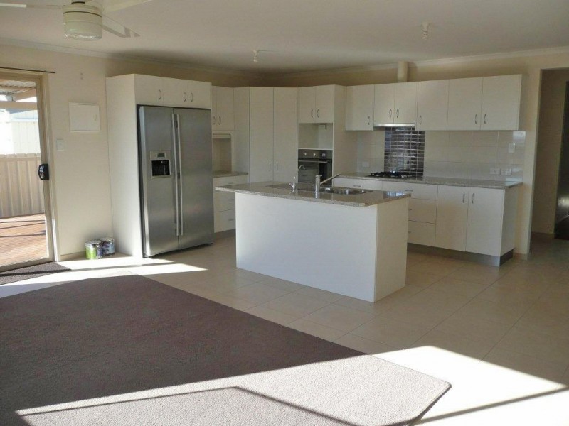 12 Victoria Avenue, Coffin Bay SA 5607